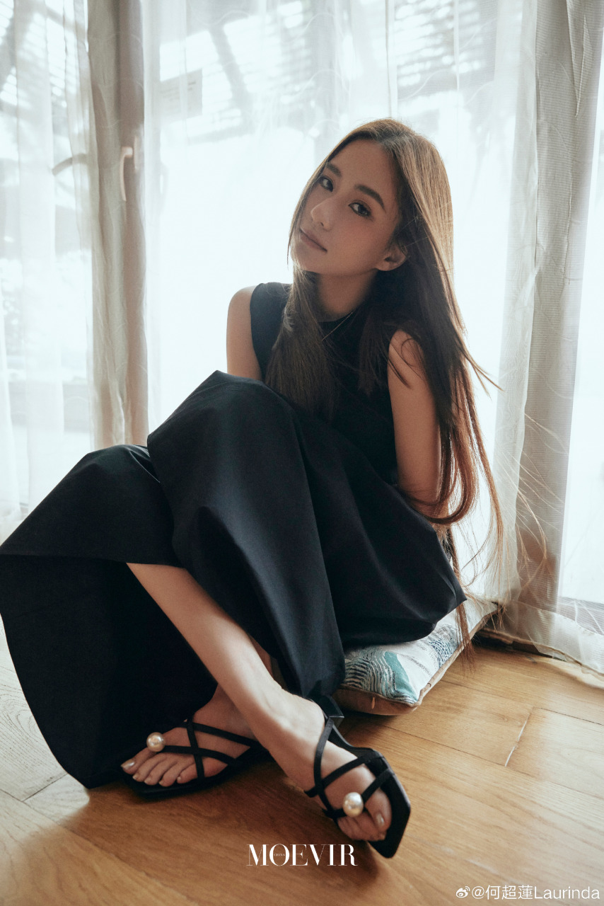 何超莲造型回归招牌千金风。