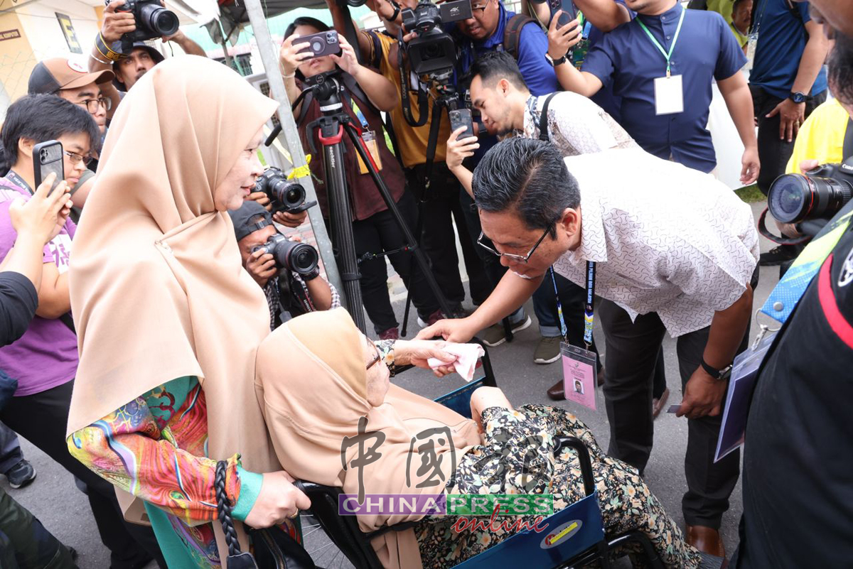 双溪峇甲补选｜国盟候选人阿比丁 投下神圣一票