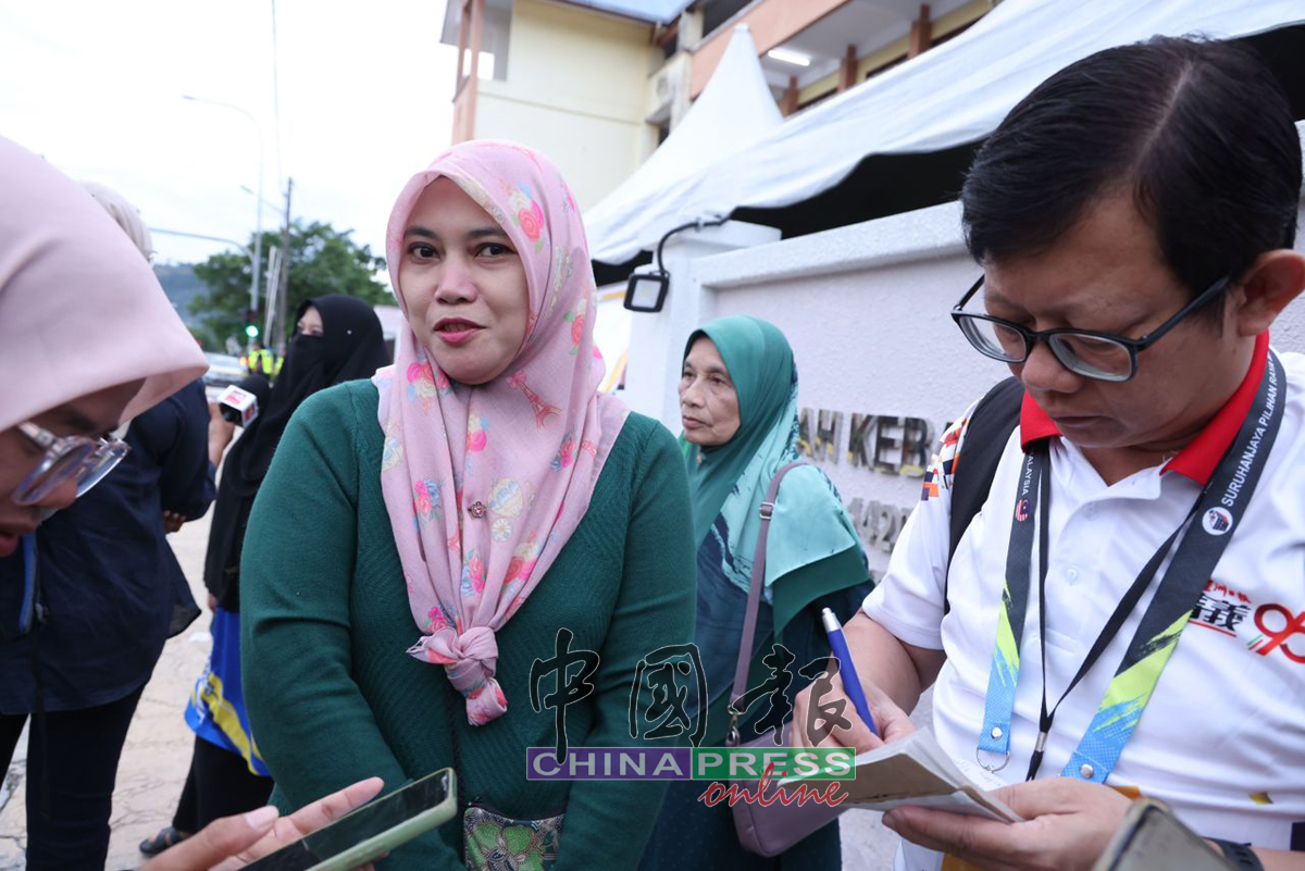 阿兹占妮达雅蒂。