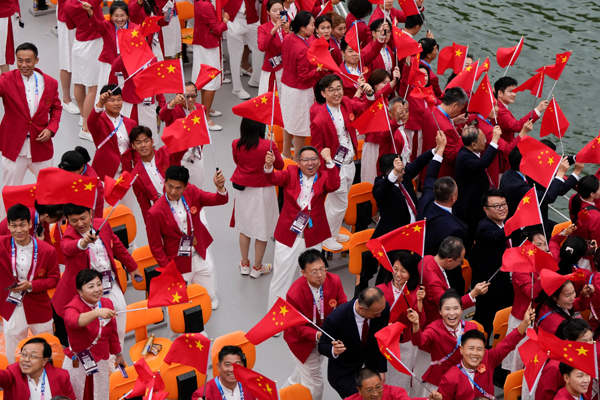 2024巴黎奥运｜开幕了 中国代表团入场