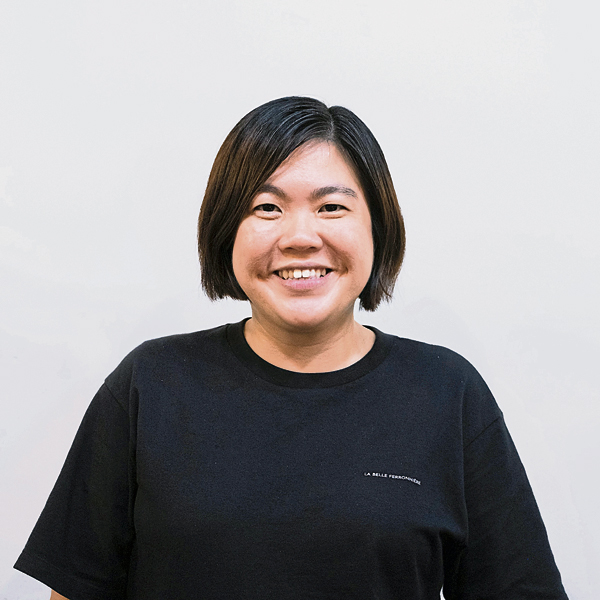 ◆邱雪妮(坝罗旅游社销售主管)