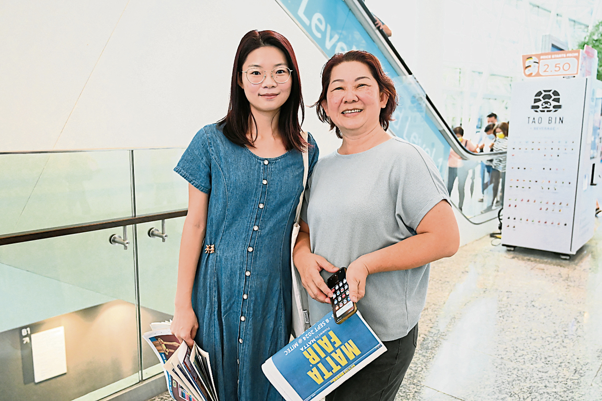 ◆吴佩颖 (23岁 学生)
叶淑娟(55岁 书记)