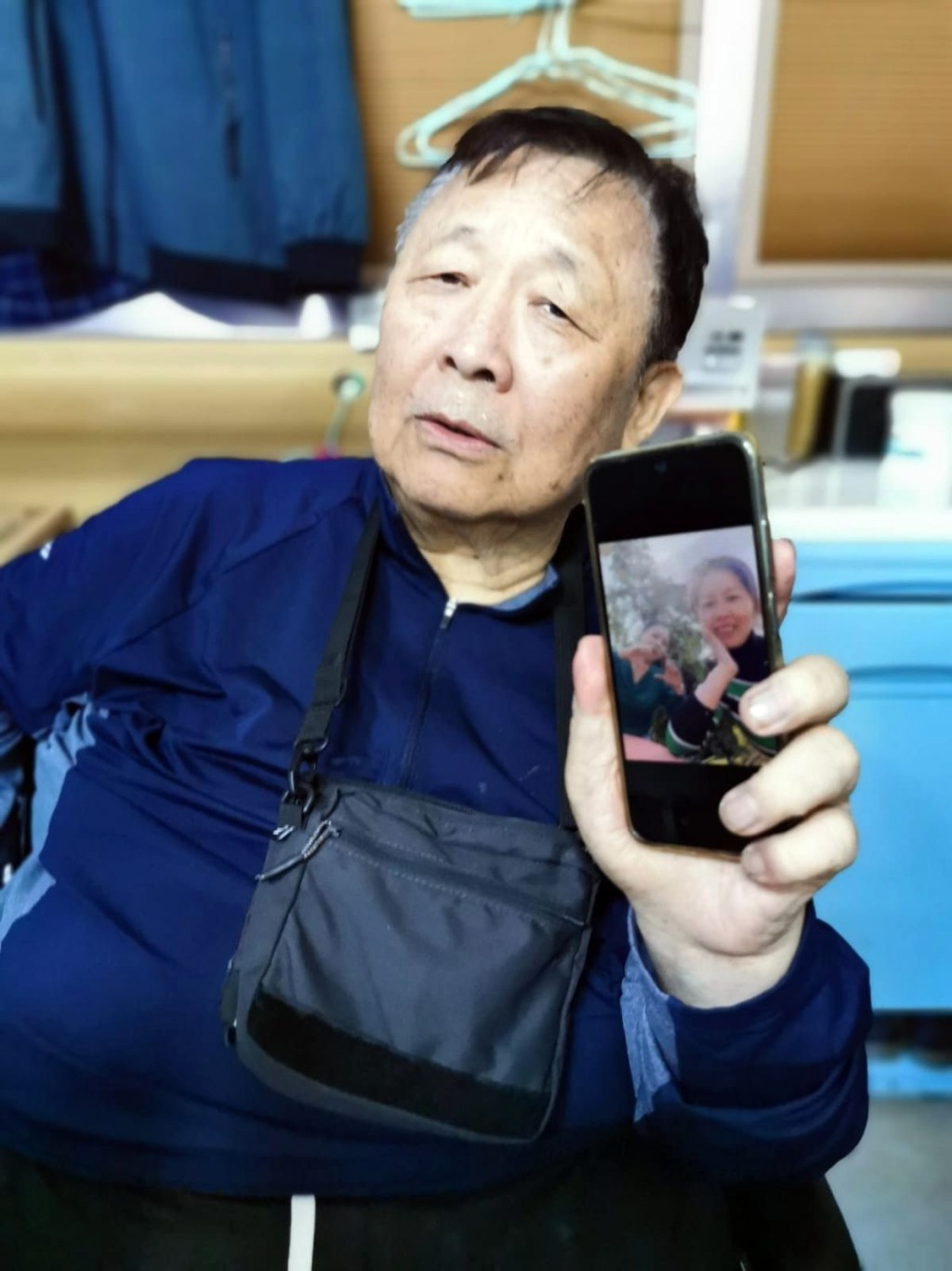 秦煌手机中仅有一张中国情人Mary的照片。