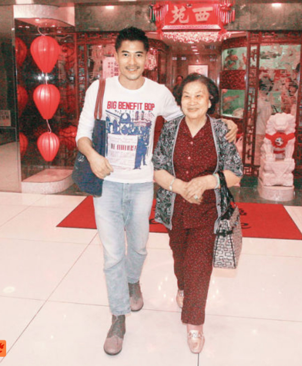 郭富城妈妈于2019年离世。