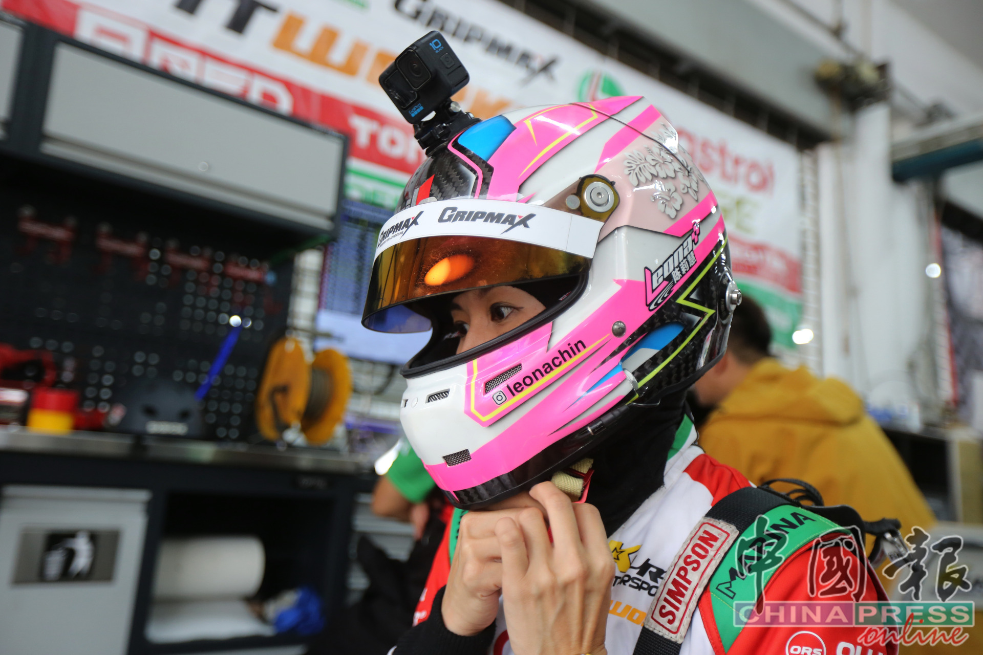 字游自在｜赛车场上笑傲群雄   女车手Leona Chin进击GT大赛