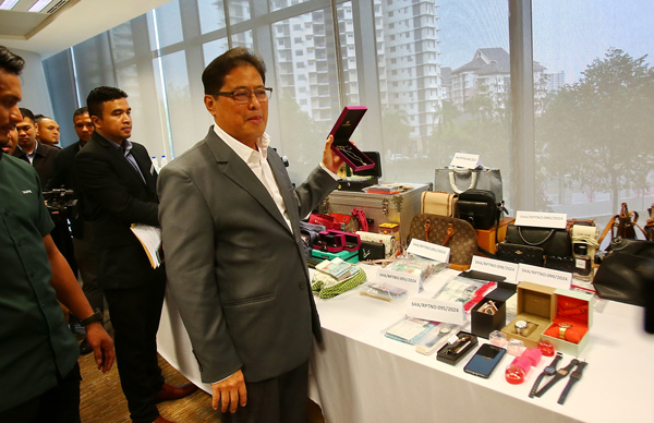 机场放人非法入境案捕60人 包括49移民官员 1警和10中介