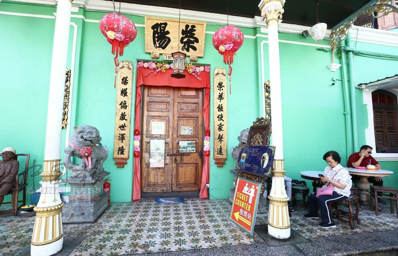 在移树期间，博物馆大门关闭。