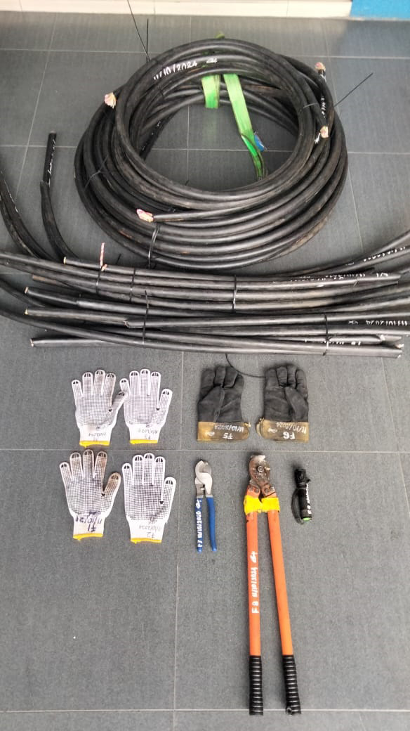 一家人都是贼！夫妻+母子 合力偷电缆