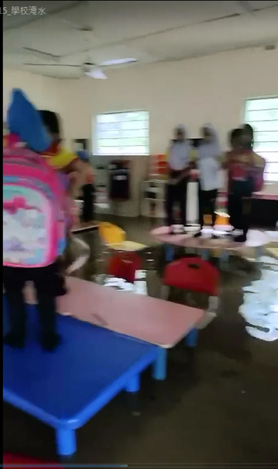 雪隆变汪洋｜快来救我们！大水淹幼儿园 小童爬上桌面等救援｜附音频