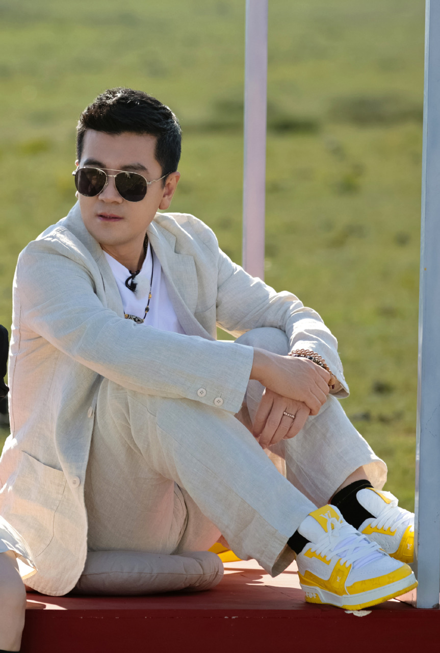 态度转变称不想离婚  黄圣依遭质疑赚流量