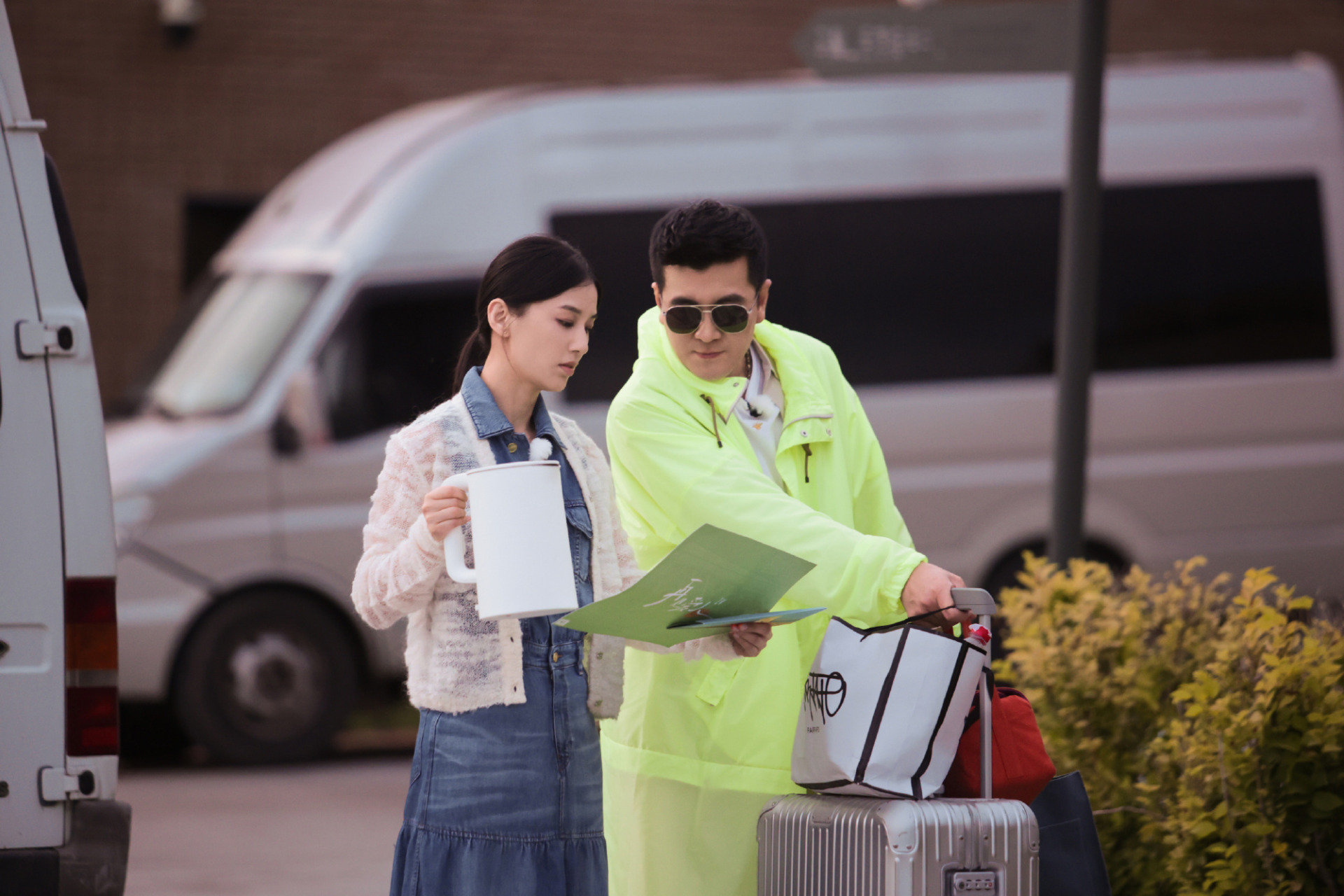 态度转变称不想离婚  黄圣依遭质疑赚流量