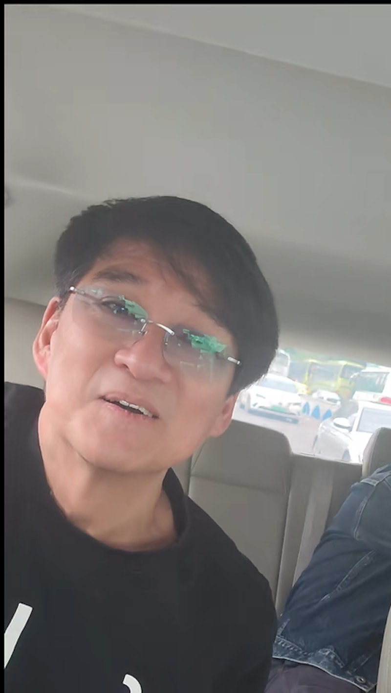 想下车打卡 怕造成混乱 周华健被揶揄没人认识