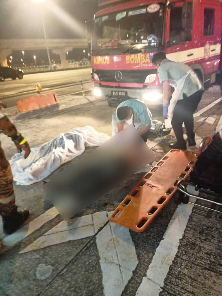 2名华裔老翁被当场夹毙惨死。