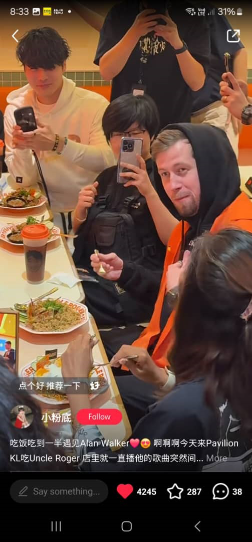 阿伦沃克脱下口罩露出“真面目”!