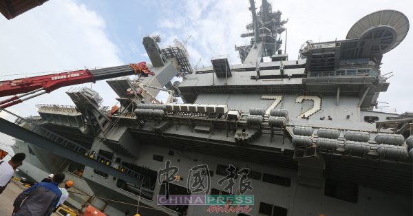 航母是现代海军最具威力的战舰,有着海上巨无霸之称,也可称之为是一座移动的“海上城市”。