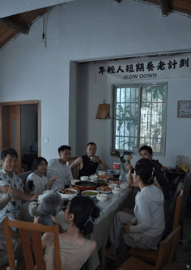 中国各地已开出由民宿、咖啡馆等改装而成的数百间青年养老院。