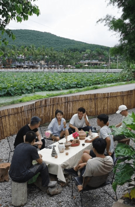 中国各地已开出由民宿、咖啡馆等改装而成的数百间青年养老院。