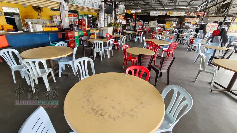 事件也波及有关美食中心的生意额，周三（6日）的人流量减少了一半。