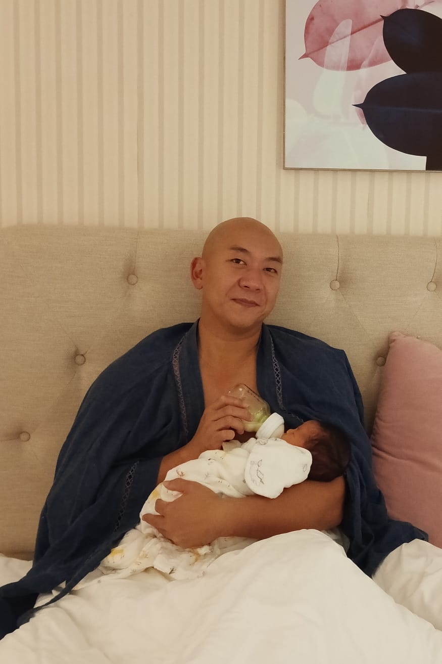 李嘉上月底荣升当爸爸。