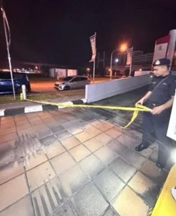 警方封锁现场展开调查。