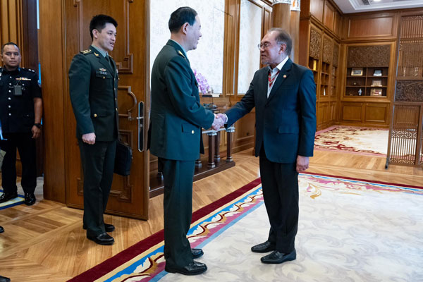 安华接见中国参谋长