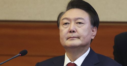 尹锡悦被捕｜弹劾案庭审辩论结束后 尹锡悦送医定期体检