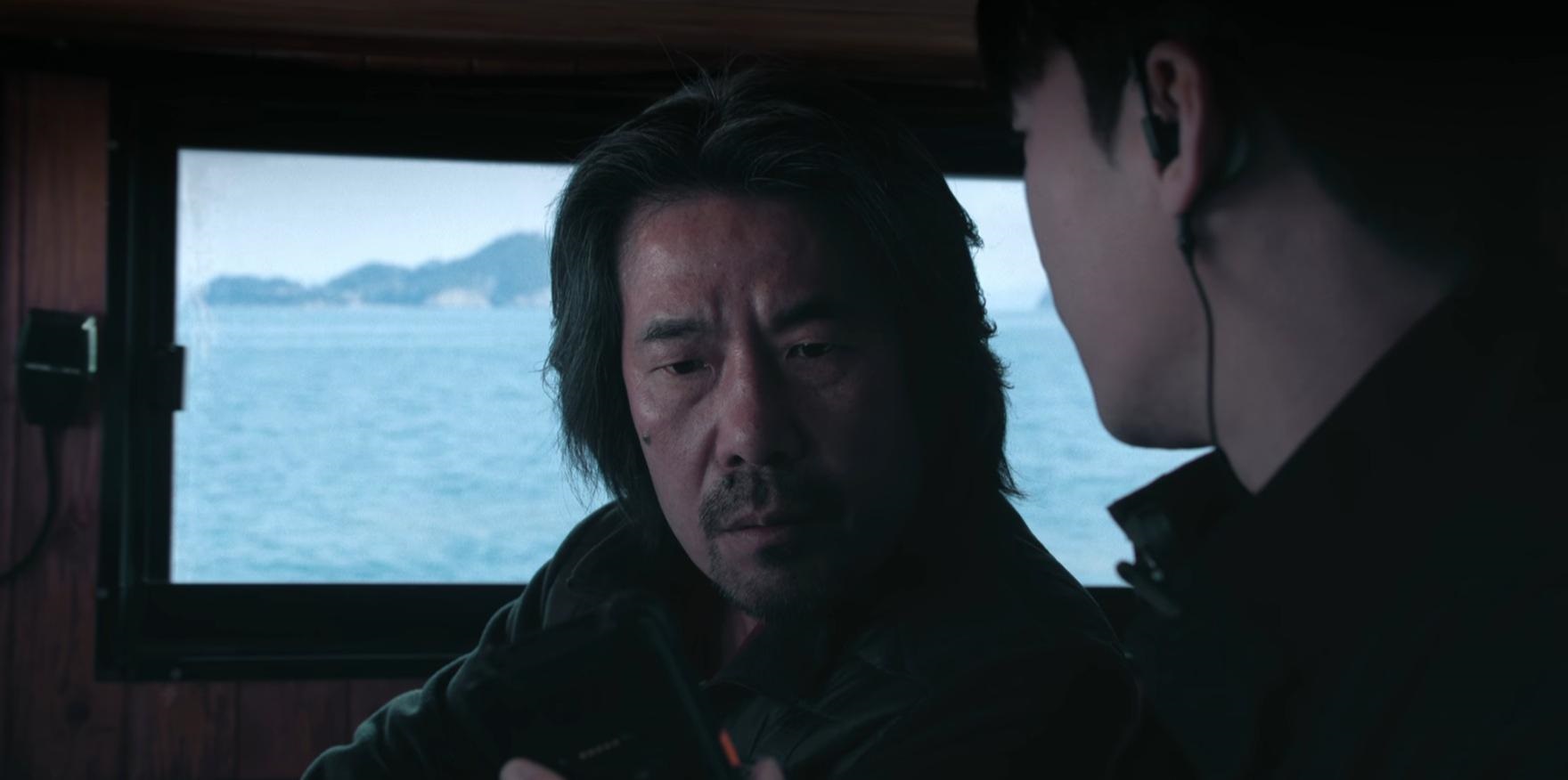 饰演船长”的演员吴达秀。