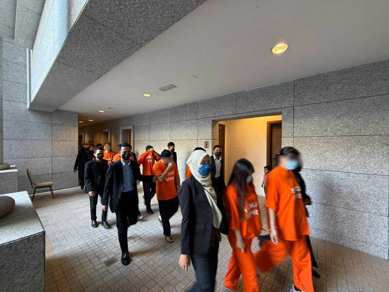 涉勾结电子烟走私集团 反贪会捕6关税局官员