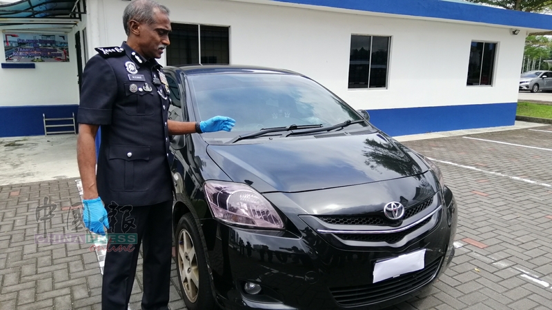 M.古马透露，嫌犯将毒品存放在家人的轿车内。