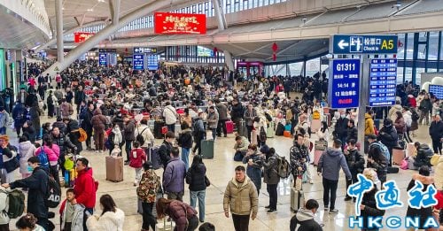 中国铁路初五迎高峰 发送旅客1450万人次