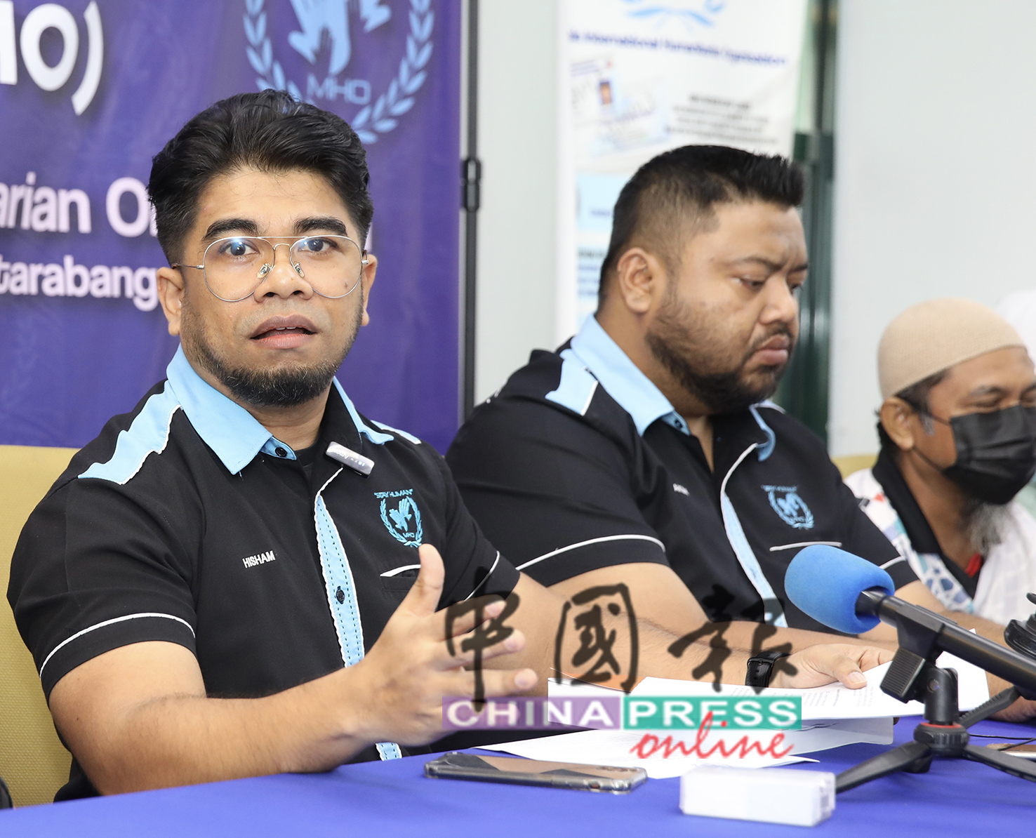 希山慕丁说，警方已经援引诈骗罪名展开调查。