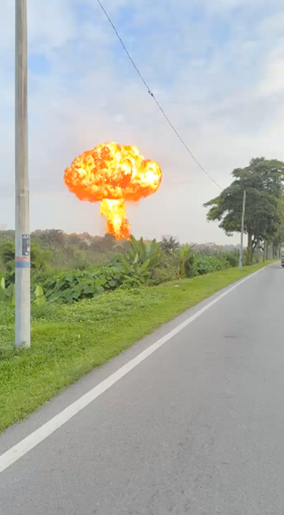 天然气输送管爆炸｜爆炸瞬间画面曝光！ 蘑菇云 “吞掉”蓝天