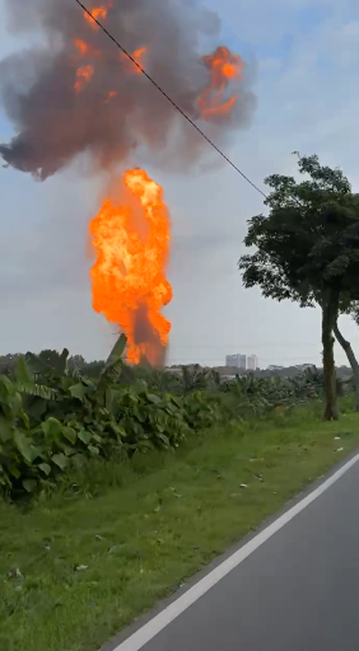 天然气输送管爆炸｜爆炸瞬间画面曝光！ 蘑菇云 “吞掉”蓝天