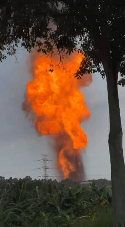 天然气输送管爆炸｜爆炸瞬间画面曝光！ 蘑菇云 “吞掉”蓝天