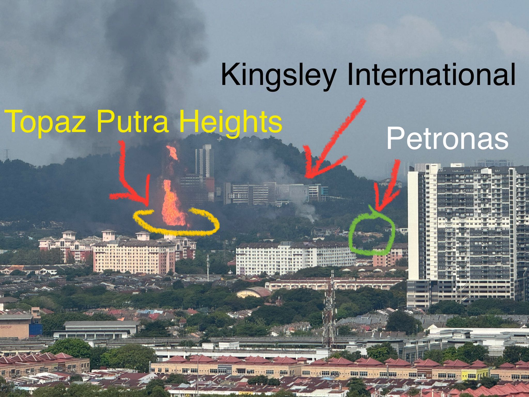 网民在社交媒体上传谷歌地图截图，澄清指发生火灾和爆炸的并非油站。