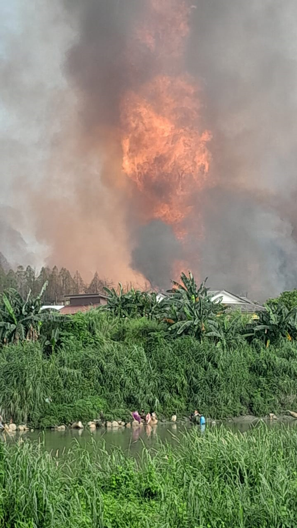 天然气输送管爆炸｜最新！烈焰冲天！现场延烧出第二火苗头
