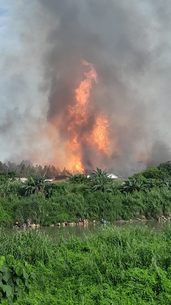 天然气输送管爆炸｜最新！烈焰冲天！现场延烧出第二火苗头