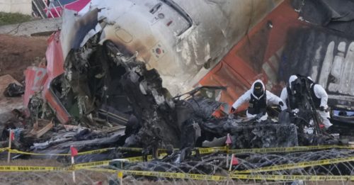 韩客机坠毁｜死者家属提刑事诉讼 控告15官员及济州航空高层