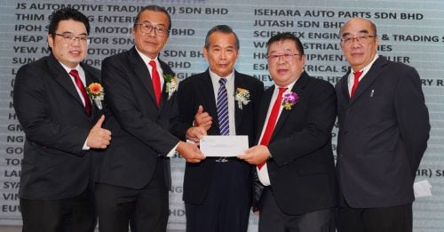 修车厂严缺人手 厂商总会促人力部助寻策