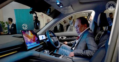 东盟峰会｜e.MAS 7获选官方用车 首相：成电动汽车发展催化剂