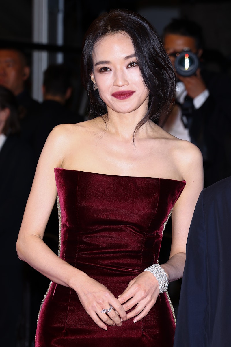 舒淇低胸礼服登红毯 获赞“东方美神降临”