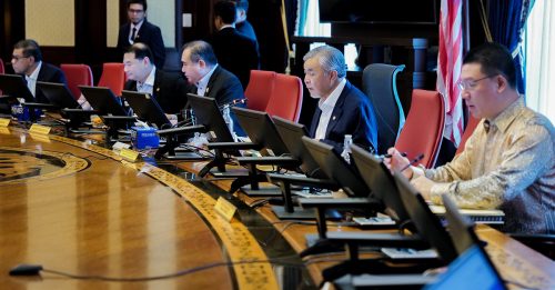 安华官访俄罗斯 扎希主持内阁会议