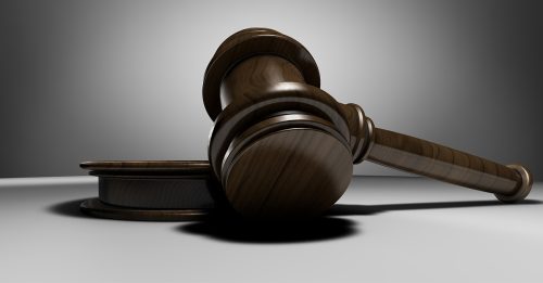 课室内性侵17岁女中学生 20岁青年认2罪