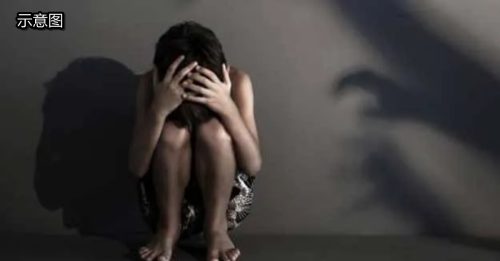 小姐妹哭诉拒上校车 母揭发变态校车司机恶行