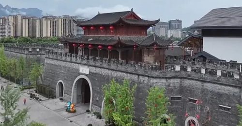 张家界跟风造古城 砸14亿亏6亿