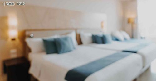 入住酒店遇新婚夫妻 女子申诉“整晚墙壁震动”