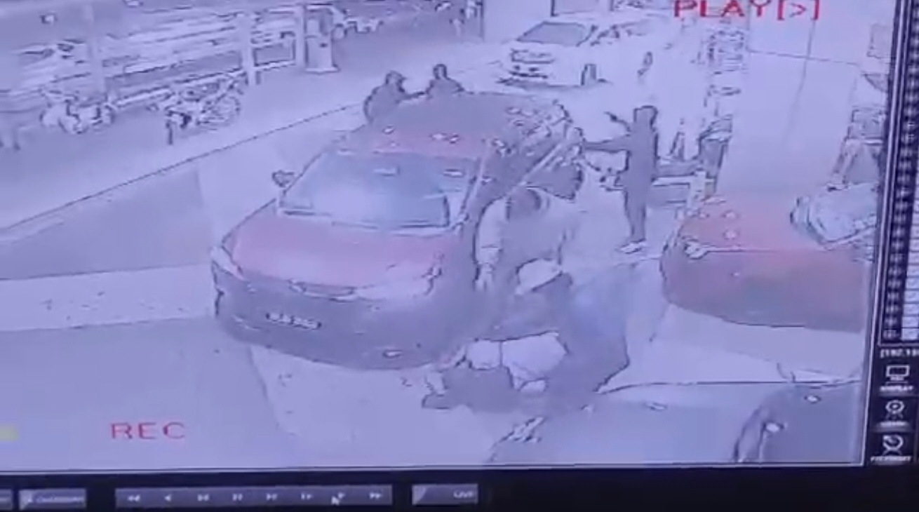 黑帮午夜仇杀｜逃命过程不慎摔倒 死者东躲西闪 仍避不过“死神”