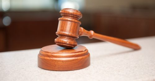 狎玩5岁外甥女 退休公仆不认罪