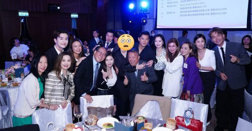 四料港姐冠军传遭冷待 出席晚宴紧搂曾志伟