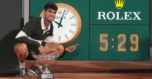 法国网球公开赛｜让2追3逆转辛纳  阿尔卡拉斯蝉联男单冠军